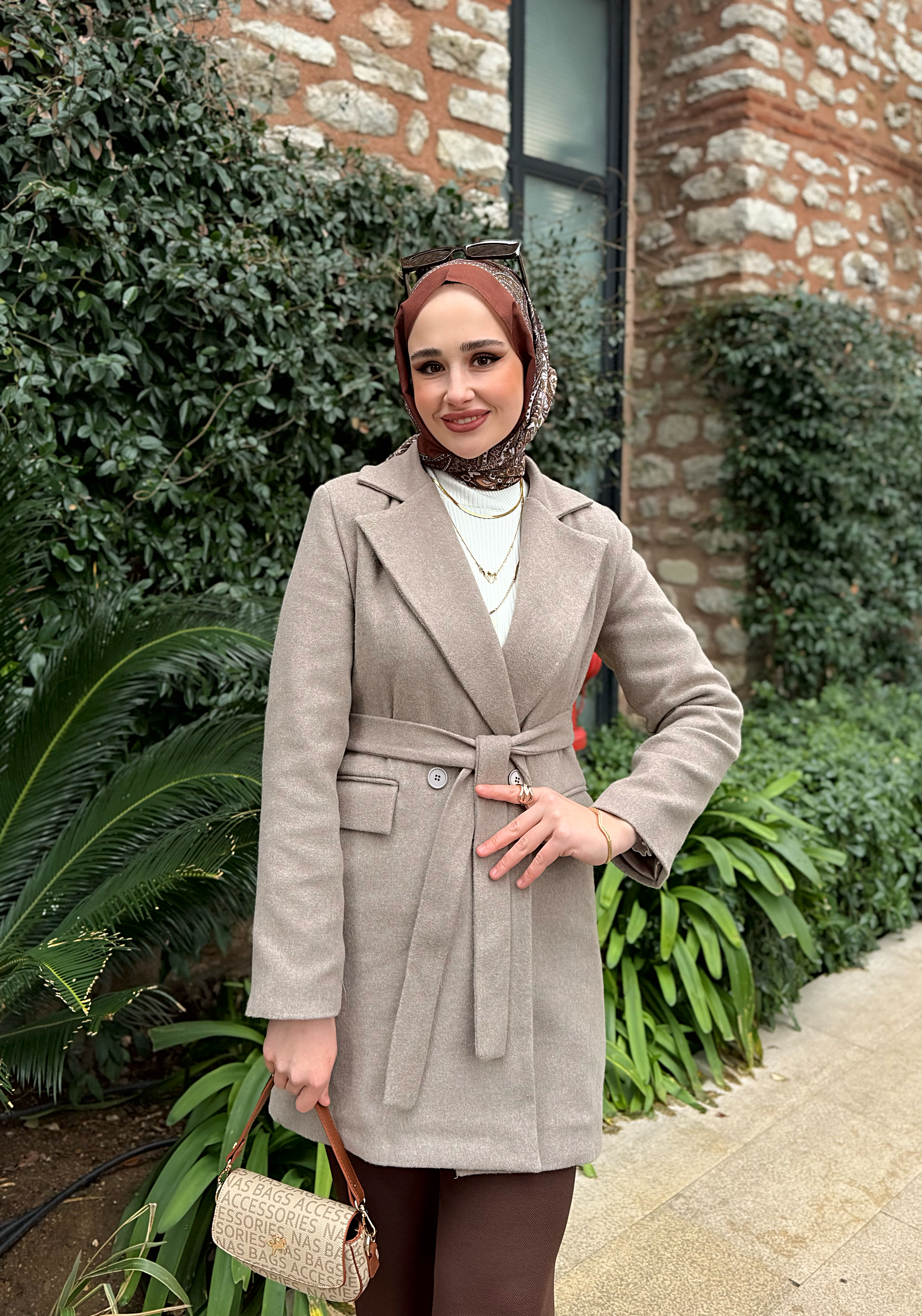 KRUVAZE YAKA KAŞE KABAN